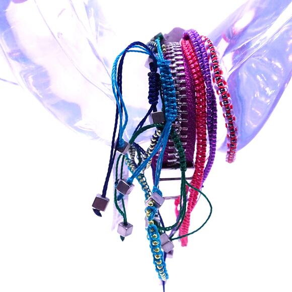 AEO American Eagle Outfitters Gap Rainbow Friendship Bracelet Set NWT $42 - Picture 2 of 8